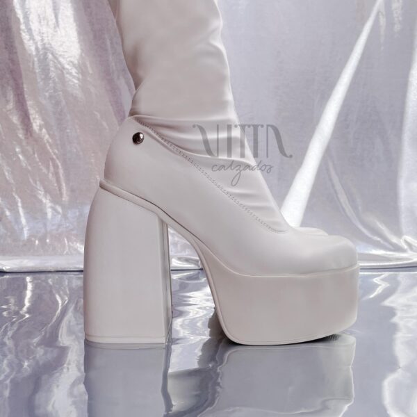 Bota blanca de taco y plataforma 895 - Imagen 3