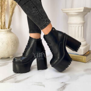 Botínes altos negros plataforma liviana 96