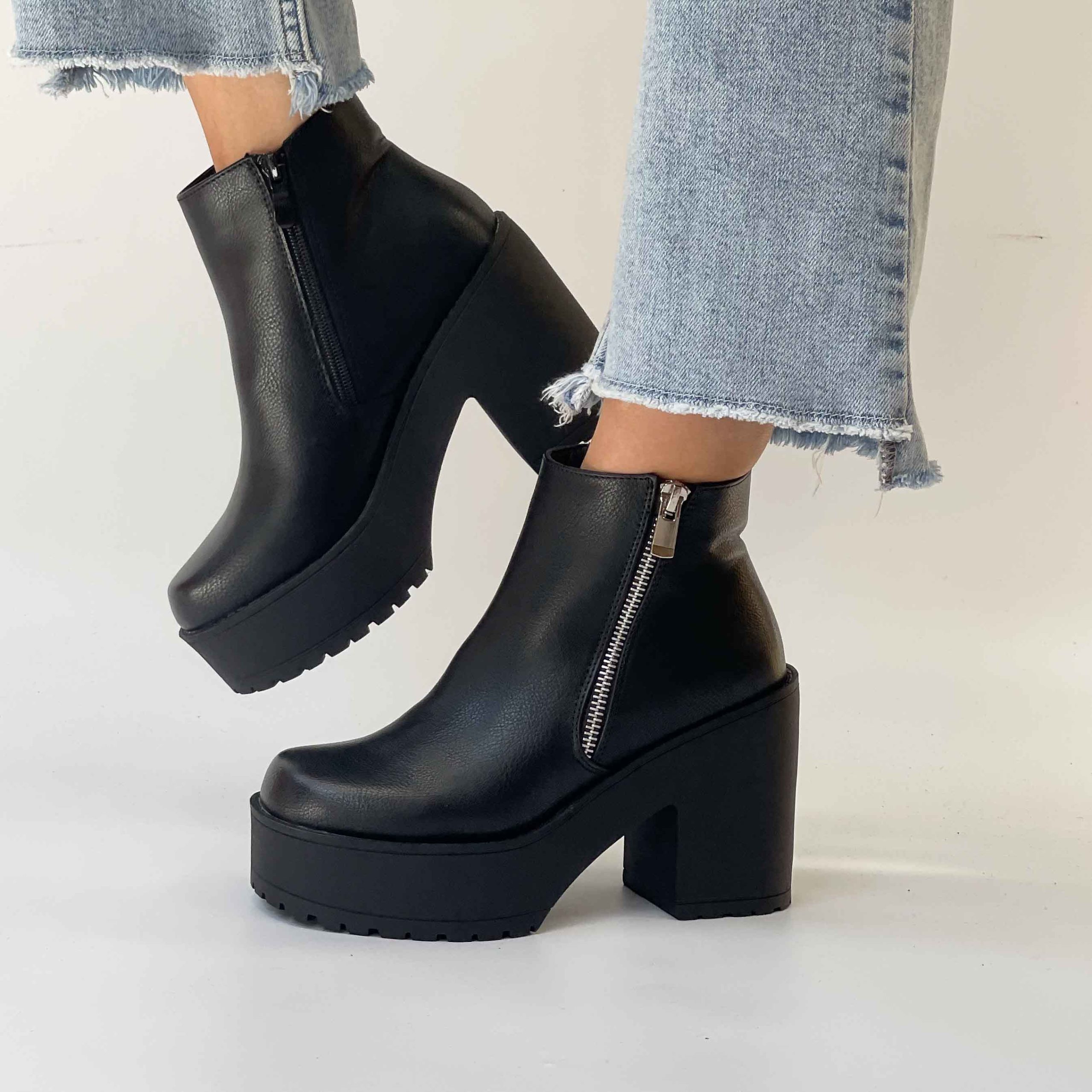 Botines negros con plataforma 2416 - Imagen 4