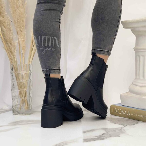 Botines negros con elástico 2422 - Imagen 3