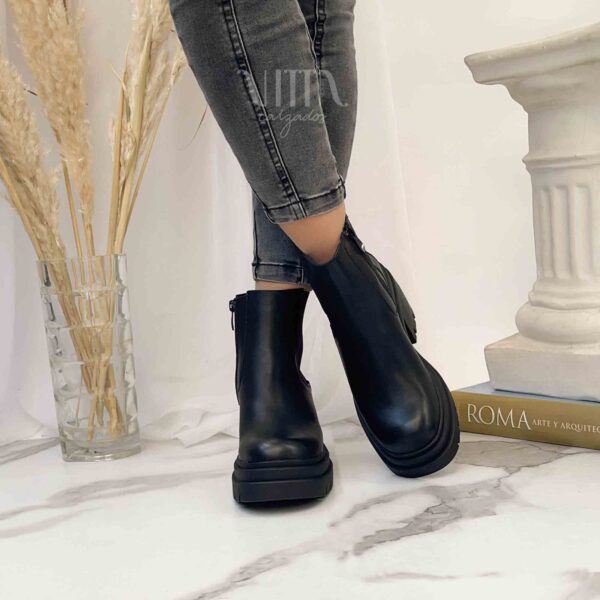 Botines negros con elástico 2422 - Imagen 4
