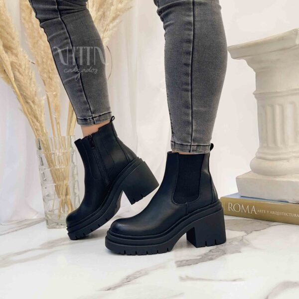 Botines negros con elástico 2422 - Imagen 6