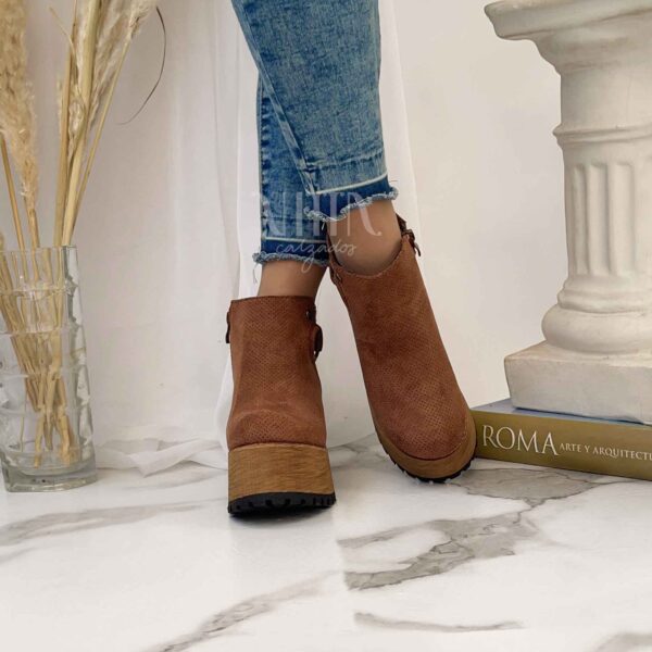 Botines camel con plataforma liviana r60 - Imagen 5