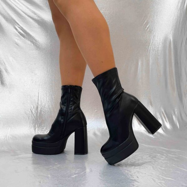 botines negros con taco y plataforma 18
