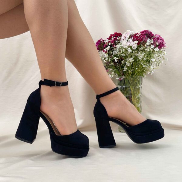 Sandalias negras tacon grueso punta cerrada 85