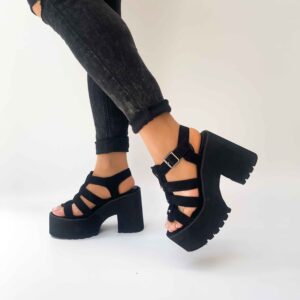 Sandalias plataforma liviana negra 019