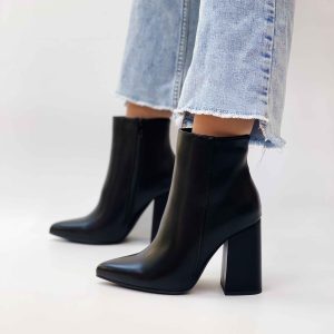 Botines negros taco alto 113