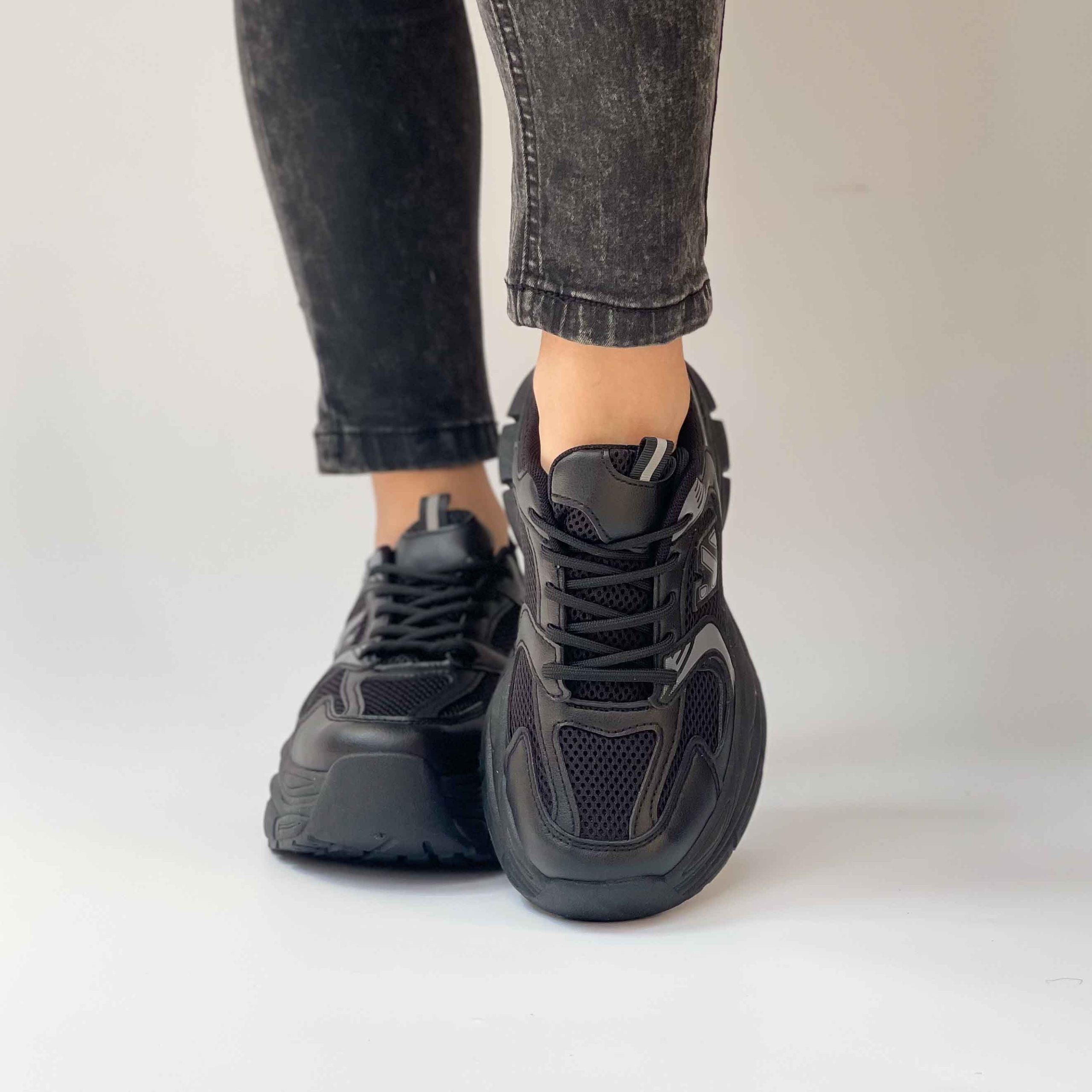 Zapatillas negras con plataforma j06 - Imagen 3