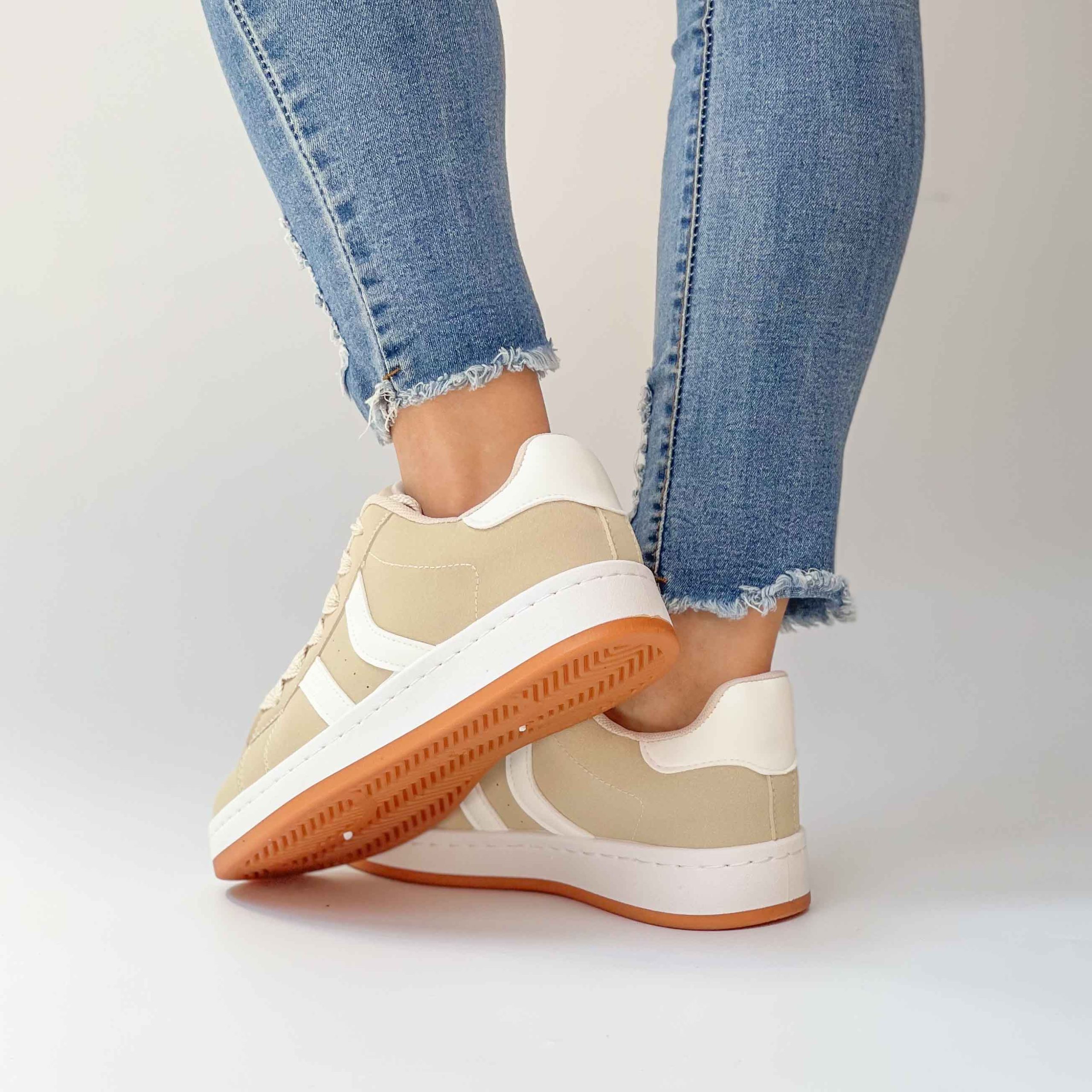 Zapatillas de mujer beige con blanco 29 - Imagen 4