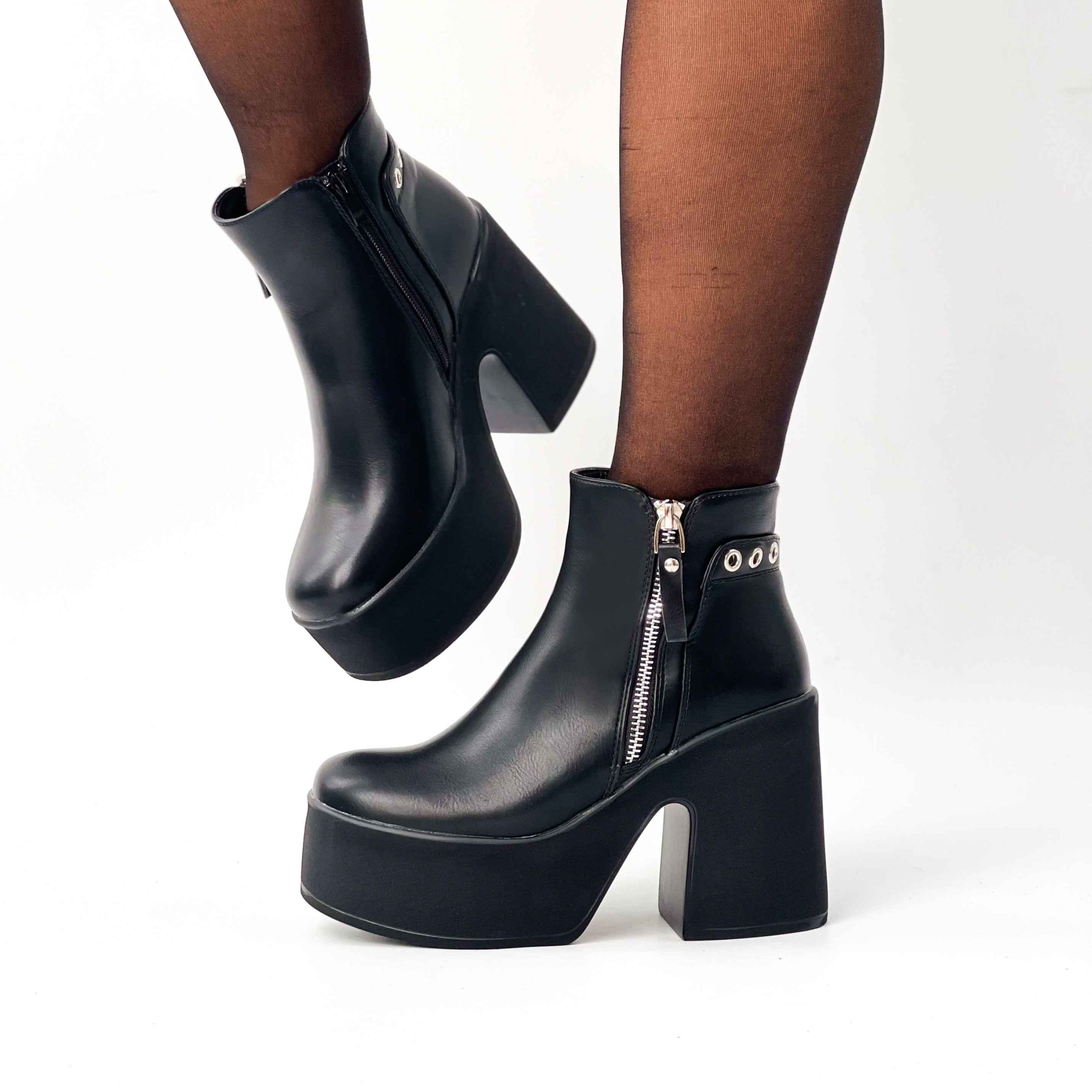 Botines negros taco alto y plataforma z28