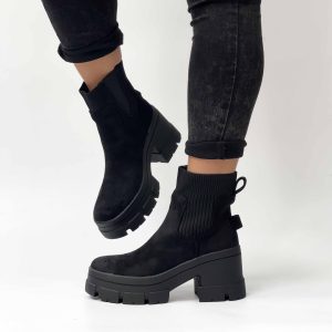 Botines negros con plataforma 53G