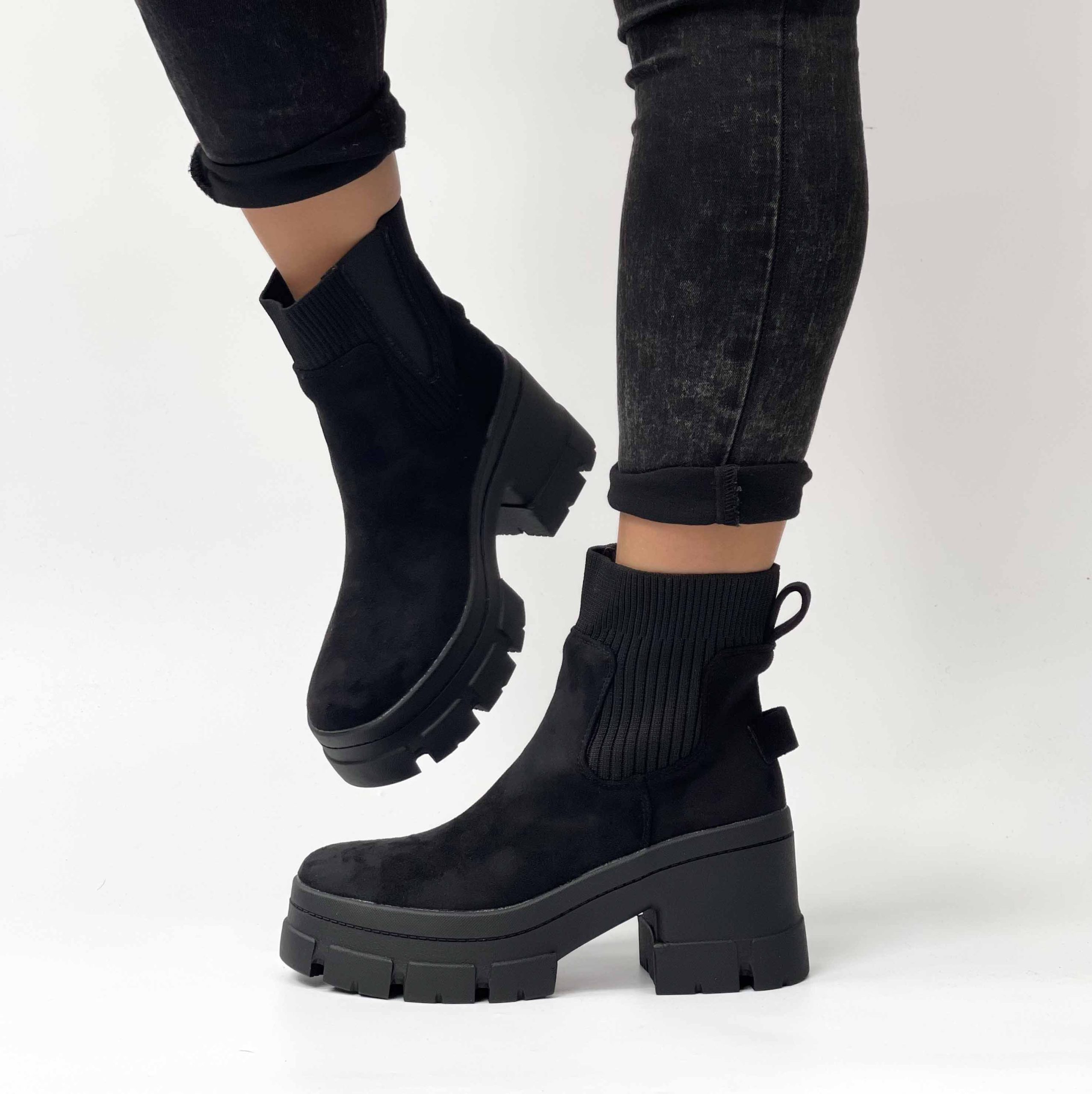 Botines negros con plataforma 53G