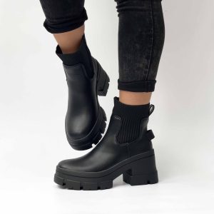 Botines negros con plataforma 53C