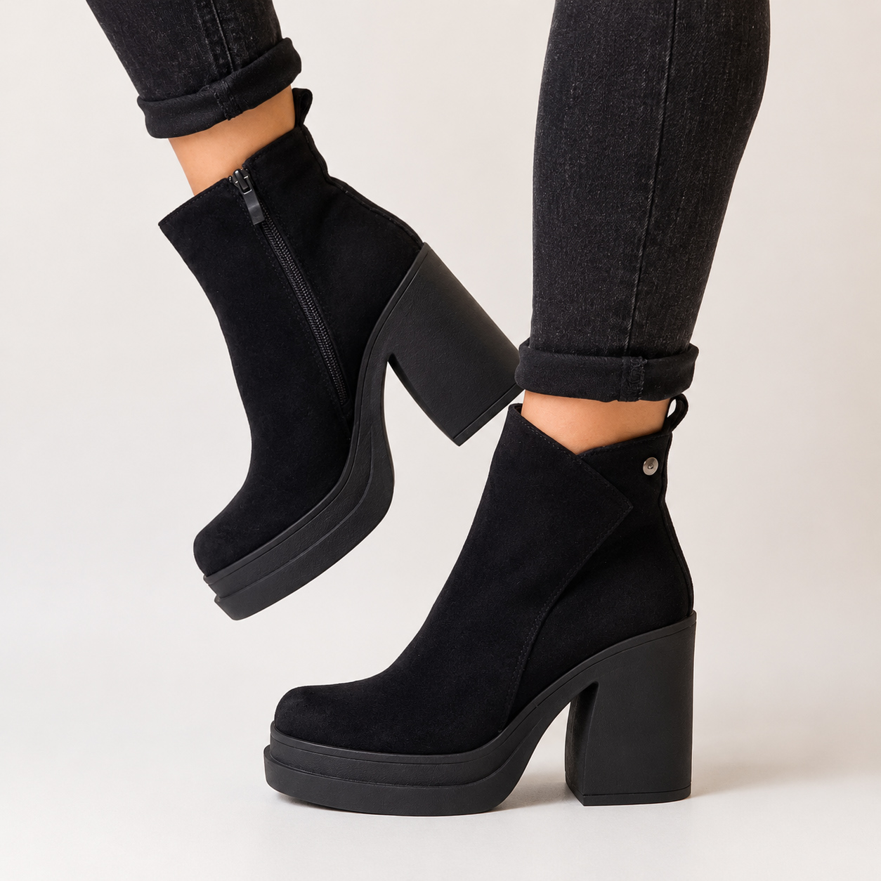 Botines negros taco y plataforma 81G