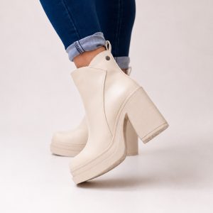 Botines beige taco y plataforma 81