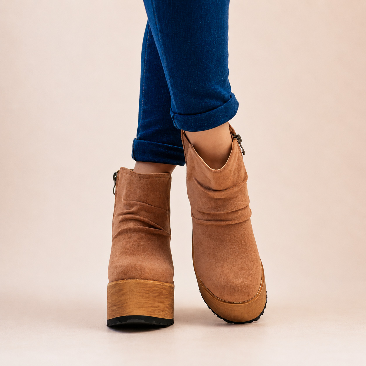 Botines camel con plataforma liviana h40 - Imagen 5