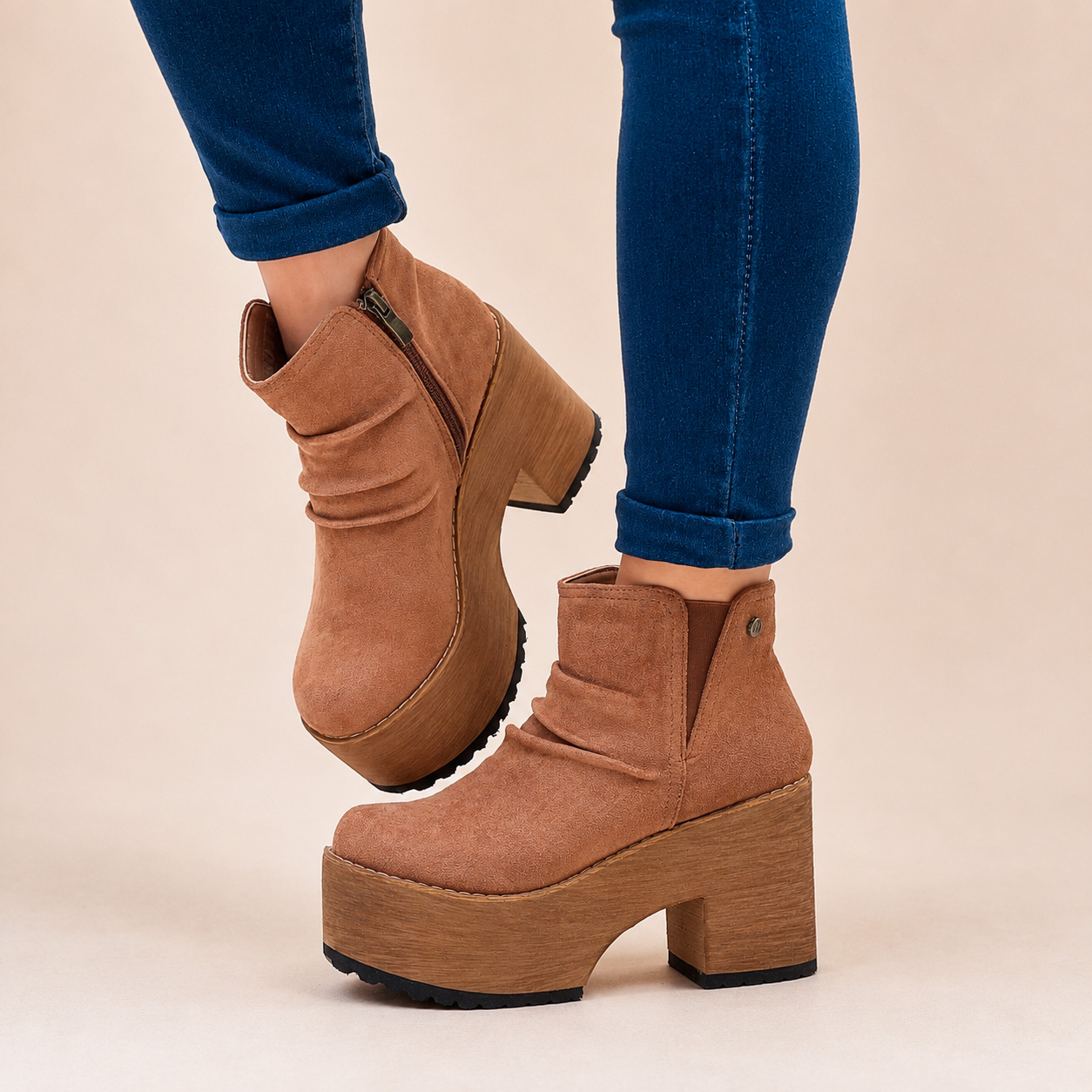 Botines camel con plataforma liviana h40 - Imagen 3
