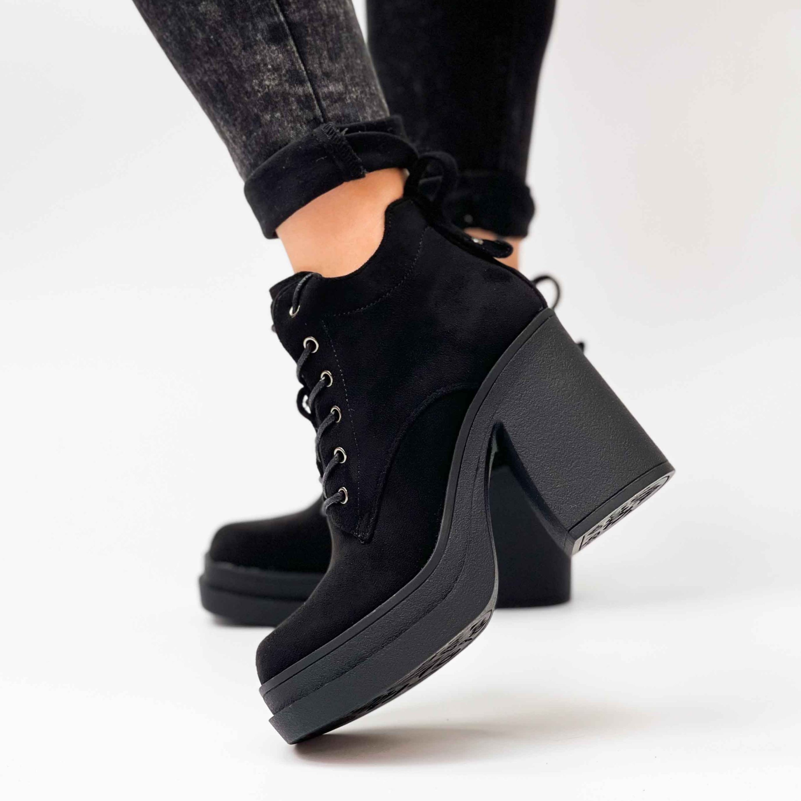 Botines negros de mujer con plataforma 62G