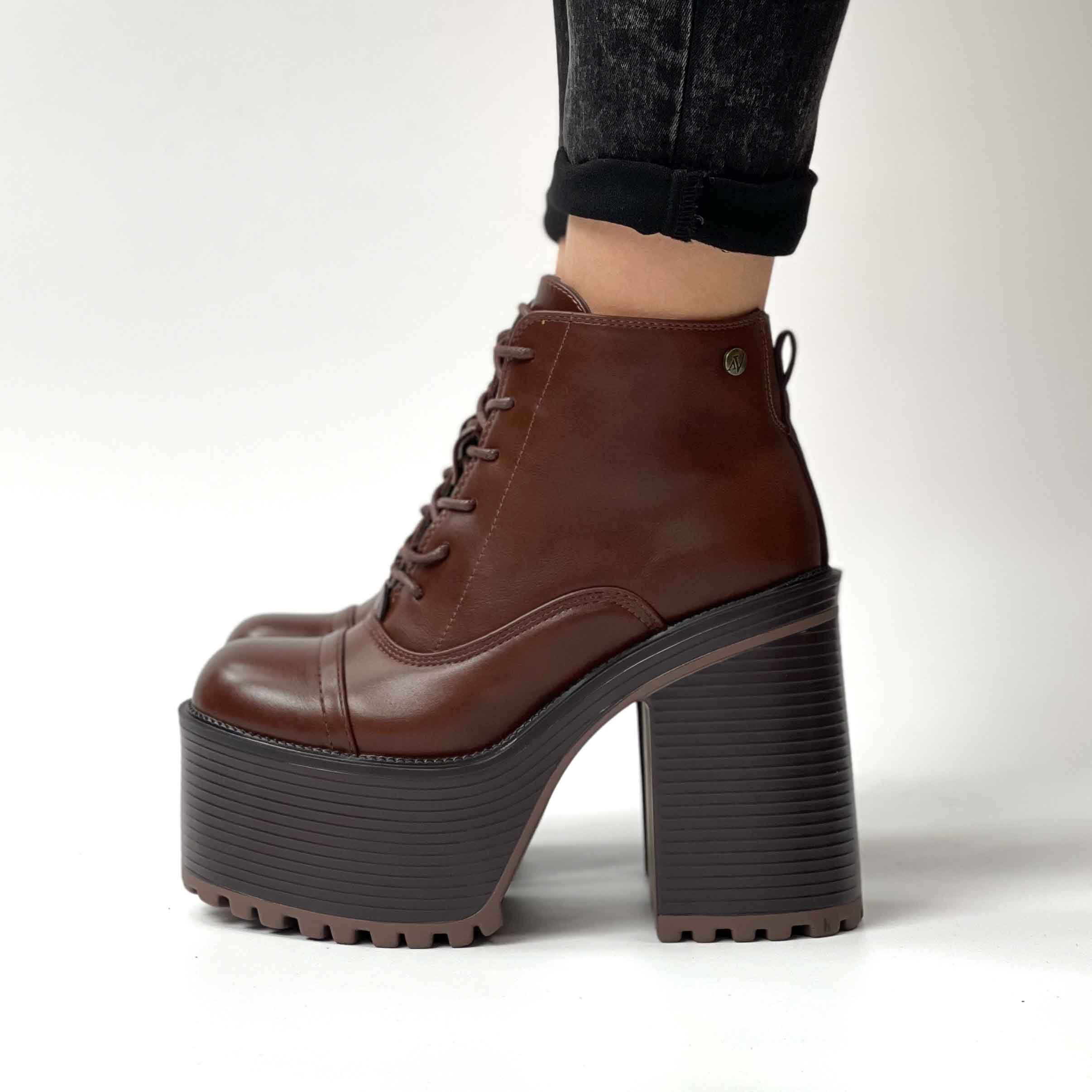 Botines cafe de mujer con plataforma 012 - Imagen 3