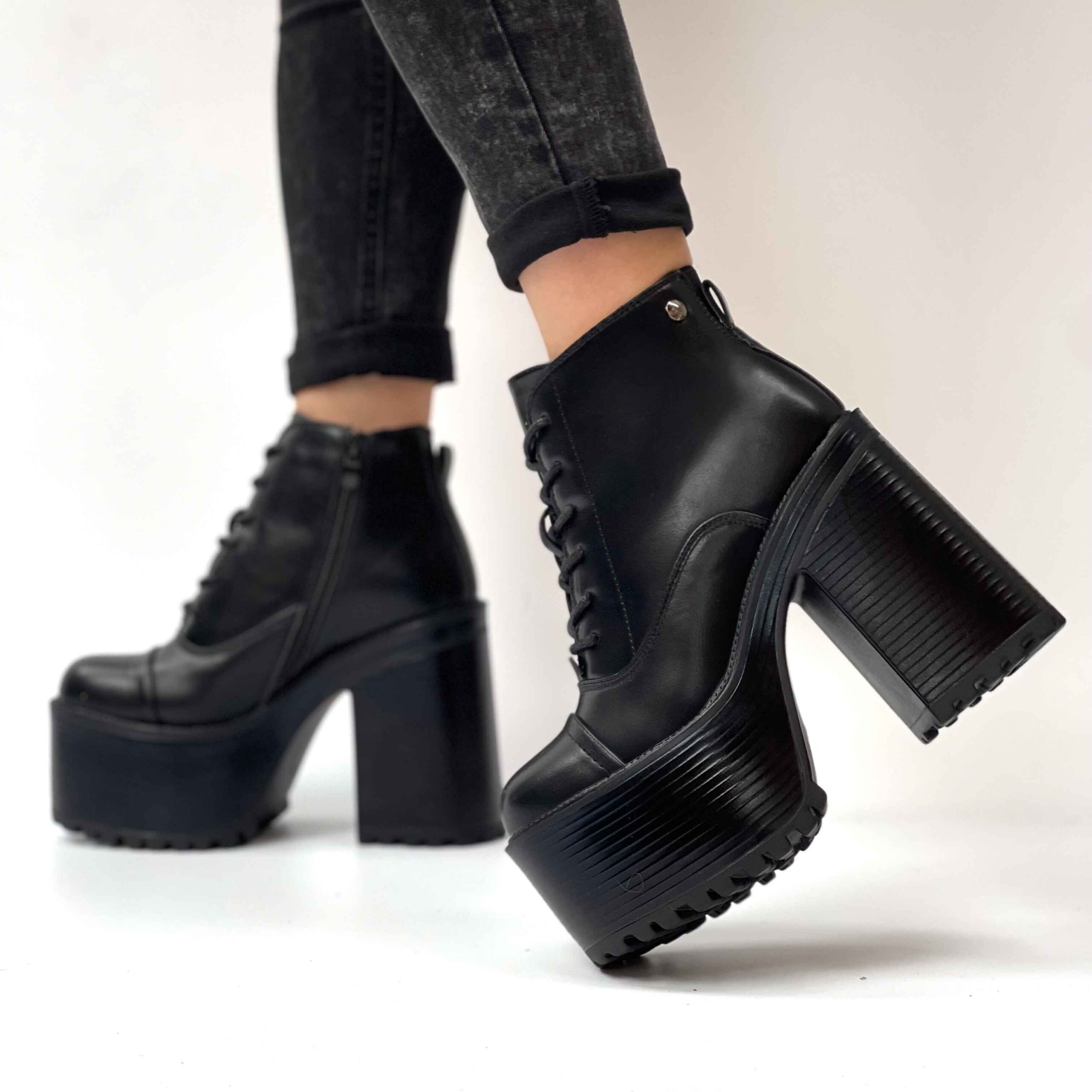 Botines Negros Mujer Plataforma Chunky (BA77.N)